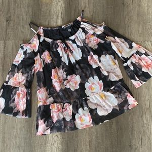 I-N-C Internacional Concepts| cold shoulder top